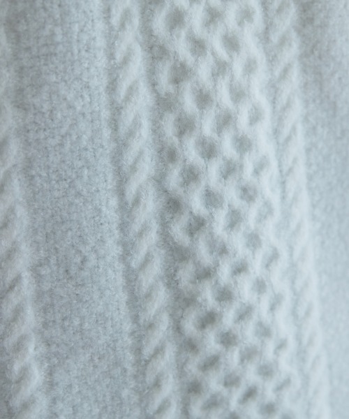 miclat（ミクラ）の「大きいサイズ　ケーブル編みハイネックボリュームニット　miclat（ニット/セーター・レディース・ネイビー/アイボリー・5L/4L/L/LL/3L）」の13枚目の写真