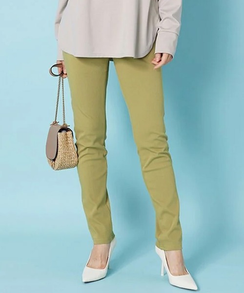 BELLUNA PLUS（ベルーナ）の「美ストレッチ素材レギンスパンツ股下６８ｃｍ（その他パンツ・レディース・ブルー系/イエロー/モスグリーン/インディゴブルー/ライトベージュ/ブラック/ローズ/ピンク/オフホワイト/ブルー系その他/ケミカルウォッシュ/パープル系/ブラック系2/レモンイエロー/ベージュ系その他2/グリーン系その他/ブルー系その他2/ワイン/イエロー系その他2/アイボリー/ミント/モカ/ライトイエロー系/テラコッタ・SMALL/X-LARGE/LARGE/MEDIUM）」の22枚目の写真