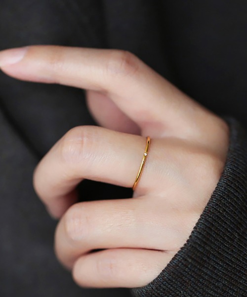 ABBEY MARKET(アビーマーケット)の「金属アレルギー対応 ステンレスリング サージカルステンレス 1mmシンプルリング 華奢リング(リング・レディース・ゴールド系その他/ゴールド・18号/14号/11号/9号/16号)」の1枚目の写真