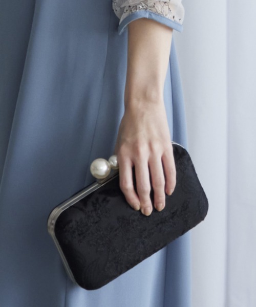 Cupid Heart（キューピッドハート）の「【Cupid Heart】結婚式bag！ベロアパールハードクラッチバッグ（クラッチバッグ・レディース・ベージュ/ピンクベージュ/ブラック・MEDIUM）」の7枚目の写真