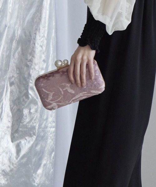 Cupid Heart（キューピッドハート）の「【Cupid Heart】結婚式bag！ベロアパールハードクラッチバッグ（クラッチバッグ・レディース・ベージュ/ピンクベージュ/ブラック・MEDIUM）」の5枚目の写真