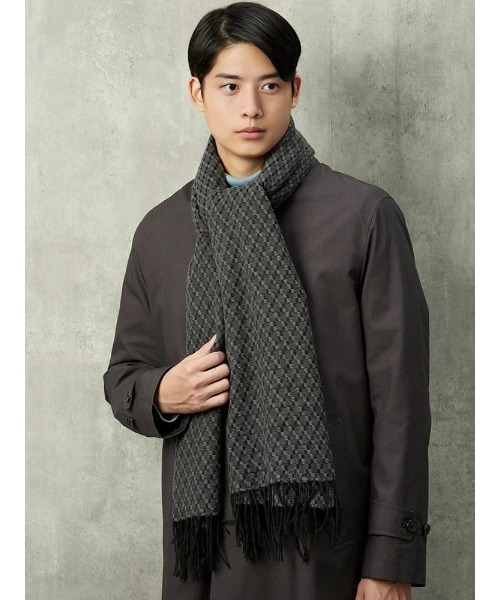 Perfect Suit FActory（パーフェクトスーツファクトリー）の「ロング　コットンマフラー　V.FRAAS　グレー/ネイビー（マフラー・メンズ・グレー/ネイビー・FREE）」の2枚目の写真