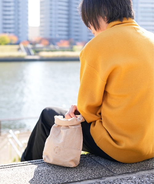 hobo（ホーボー）の「【hobo / ホーボー】ROLL TOP BAG DUCK CANVAS KAKISHIBU DYED（ハンドバッグ・メンズ・ブラック/キャメル・FREE）」の3枚目の写真
