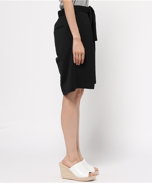 URBAN RESEARCH（アーバンリサーチ）の「UR フロントリボンハーフパンツ（その他パンツ・レディース・ブラック/ネイビー・FREE）」の4枚目の写真