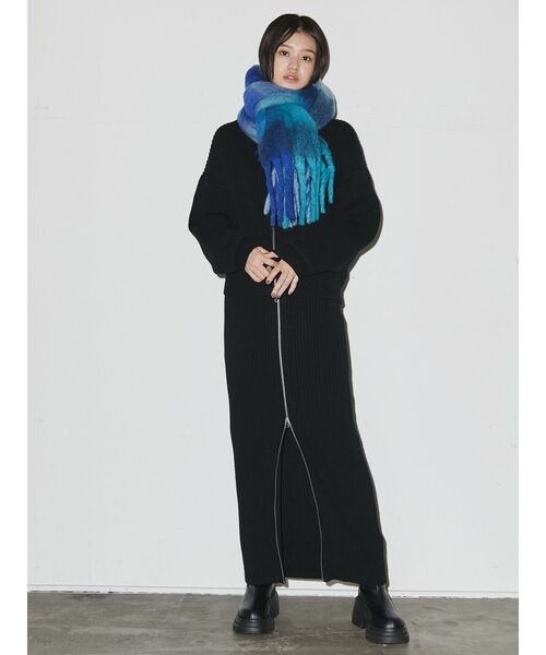 EMODA（エモダ）の「ボリュームチェックマフラー（マフラー・レディース・ブルー/ブラック・FREE）」の5枚目の写真