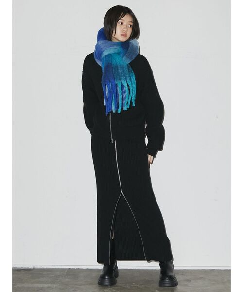 EMODA（エモダ）の「ボリュームチェックマフラー（マフラー・レディース・ブルー/ブラック・FREE）」の6枚目の写真