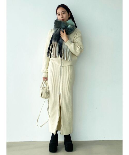 EMODA（エモダ）の「ボリュームチェックマフラー（マフラー・レディース・ブルー/ブラック・FREE）」の11枚目の写真