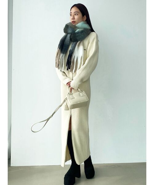 EMODA（エモダ）の「ボリュームチェックマフラー（マフラー・レディース・ブルー/ブラック・FREE）」の12枚目の写真