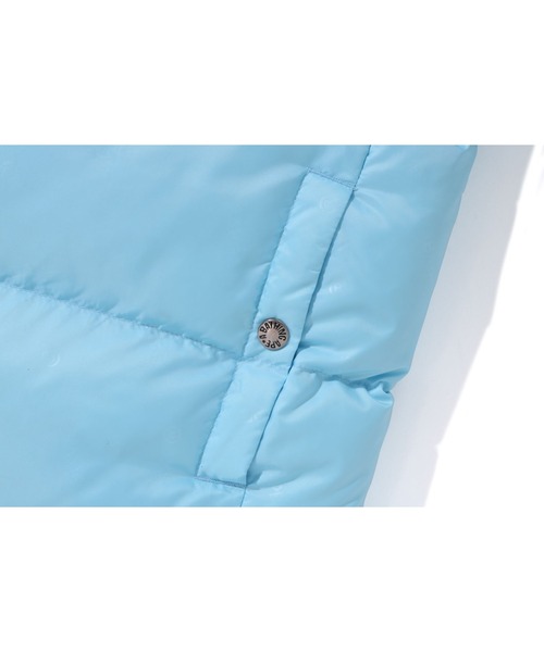 A BATHING APE(アベイシングエイプ)の「BAPE LOGO PATTERN DOWN JACKET L(ダウンジャケット/コート・レディース・サックスブルー/ブラック・SMALL/MEDIUM)」の8枚目の写真