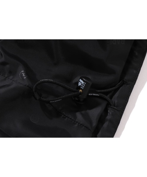 A BATHING APE(アベイシングエイプ)の「BAPE LOGO PATTERN DOWN JACKET L(ダウンジャケット/コート・レディース・サックスブルー/ブラック・SMALL/MEDIUM)」の11枚目の写真