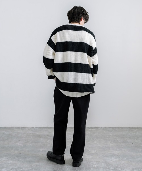 Rocky Monroe(ロッキーモンロー)の「オーバーサイズサイドスリット入りボーダークルーネックニット(ニット/セーター・メンズ・チャコール/ロイヤルブルー/レッド/オフホワイト・L/M)」の8枚目の写真