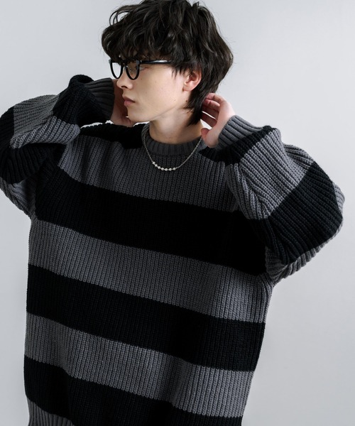 Rocky Monroe(ロッキーモンロー)の「オーバーサイズサイドスリット入りボーダークルーネックニット(ニット/セーター・メンズ・チャコール/ロイヤルブルー/レッド/オフホワイト・L/M)」の9枚目の写真