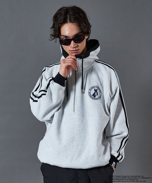 PLAYBOY(プレイボーイ)の「【SEQUENZ(シークエンズ)】PB FADE 1/2 ZIP HOODIE(パーカー・メンズ・ブラック/グレー・X-LARGE/LARGE/MEDIUM)」の12枚目の写真