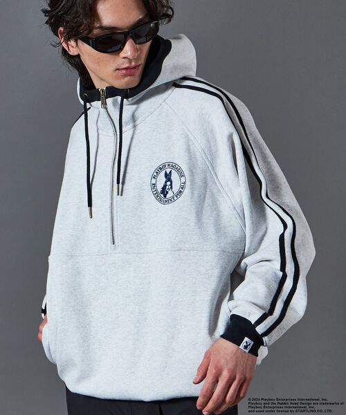 PLAYBOY(プレイボーイ)の「【SEQUENZ(シークエンズ)】PB FADE 1/2 ZIP HOODIE(パーカー・メンズ・ブラック/グレー・X-LARGE/LARGE/MEDIUM)」の14枚目の写真