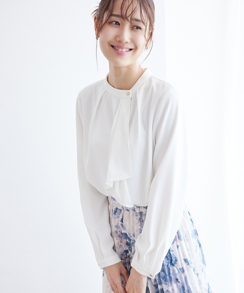 ROPE' PICNIC（ロペピクニック）の「ボウタイ風ブラウス（シャツ/ブラウス・レディース・ライトグレー/サックスブルー/ネイビー/ホワイト・36/38）」の2枚目の写真