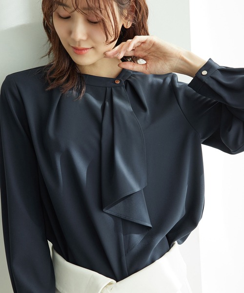 ROPE' PICNIC（ロペピクニック）の「ボウタイ風ブラウス（シャツ/ブラウス・レディース・ライトグレー/サックスブルー/ネイビー/ホワイト・36/38）」の15枚目の写真