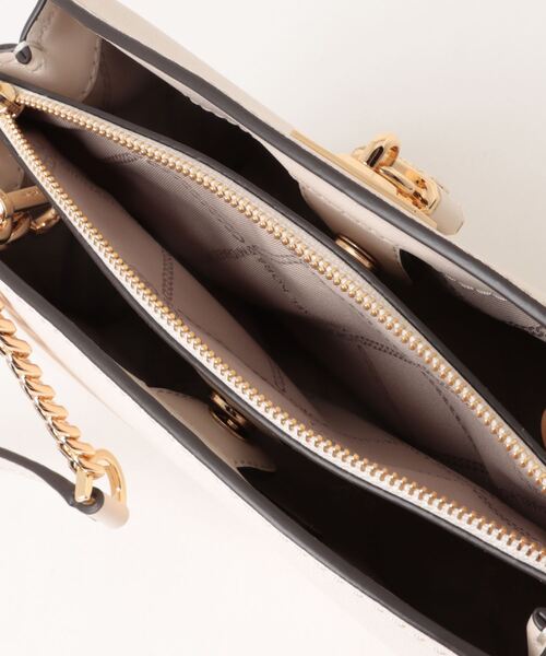 MICHAEL KORS(マイケルコース)の「RUBY クロスボディ ミディアム(ショルダーバッグ・レディース・ベージュ系・FREE)」の4枚目の写真