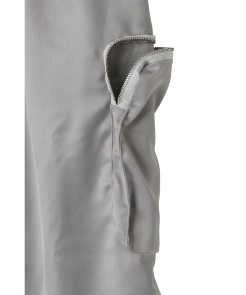 poiregnee(ポワニェ)の「サテンカーゴスカート(スカート・レディース・オフホワイト/グレー・FREE)」の11枚目の写真