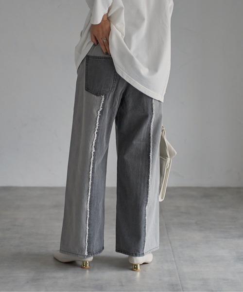 each（イーチ）の「センターシームフリンジ切替デニムパンツ（デニムパンツ・レディース・グレー・FREE）」の2枚目の写真