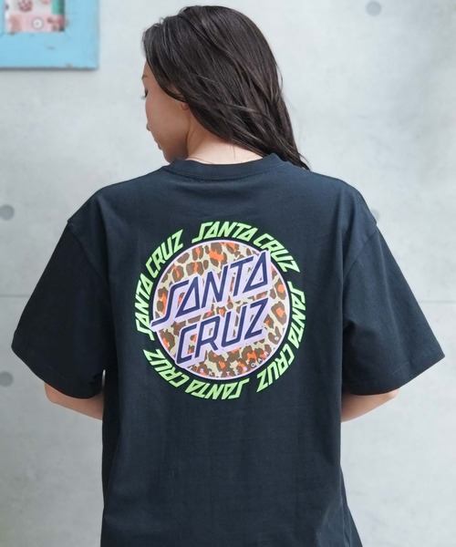 SANTA CRUZ（サンタクルーズ）の「【ムラサキスポーツ限定】SANTACRUZ/サンタクルーズ オーバーサイズTシャツ バックプリント 502241437（Tシャツ/カットソー・レディース・スミクロ/ホワイト/ライトブルー・XL/L/M）」の3枚目の写真