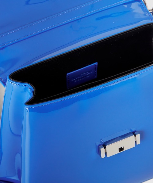 BENETTON (UNITED COLORS OF BENETTON)（ベネトンユナイテッドカラーズオブベネトン）の「メタルロゴフェイクレザー２WAYミディアムショルダーバッグ（ショルダーバッグ・レディース・ブラック/ブルー/クリーム/ライトピンク・FREE）」の16枚目の写真