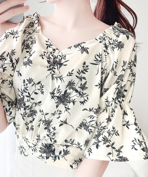 mily bilet(ミウィビレット)の「【mily bilet】着るだけで気分華やぐ♪花柄キャンディースリーブブラウス(シャツ/ブラウス・レディース・ピンク/アイボリー/ブラック・MEDIUM/SMALL/LARGE/X-LARGE)」の2枚目の写真