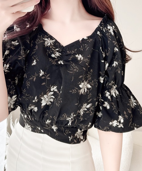 mily bilet(ミウィビレット)の「【mily bilet】着るだけで気分華やぐ♪花柄キャンディースリーブブラウス(シャツ/ブラウス・レディース・ピンク/アイボリー/ブラック・MEDIUM/SMALL/LARGE/X-LARGE)」の4枚目の写真