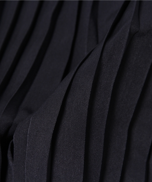 ikka（イッカ）の「Sdv エステルツイルプリーツスカート（スカート・レディース・レッド/キャメル/ネイビー・MEDIUM）」の11枚目の写真