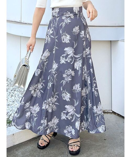 MERCURYDUO（マーキュリーデュオ）の「ボタニカルフラワーフレアースカート（スカート・レディース・チャコールグレー/ライトグレー/ピンク・SMALL/MEDIUM）」の2枚目の写真