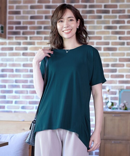 Tiaclasse(ティアクラッセ)の「【洗える】脇タックポンチプルオーバー(Tシャツ/カットソー・レディース・ブラック/オフホワイト/ブルー/グリーン/モカ・L/M)」の4枚目の写真