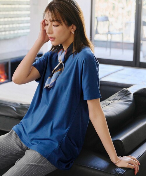Tiaclasse(ティアクラッセ)の「【洗える】脇タックポンチプルオーバー(Tシャツ/カットソー・レディース・ブラック/オフホワイト/ブルー/グリーン/モカ・L/M)」の6枚目の写真