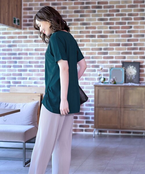 Tiaclasse(ティアクラッセ)の「【洗える】脇タックポンチプルオーバー(Tシャツ/カットソー・レディース・ブラック/オフホワイト/ブルー/グリーン/モカ・L/M)」の10枚目の写真