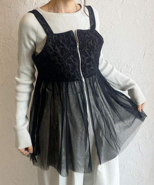 She's Closet(シーズクローゼット)の「ダブルジップアップチュールドッキングふくれジャガードペプラムビスチェキャミソール(ベスト・レディース・アイボリー/グレー/ブラック・FREE)」の3枚目の写真