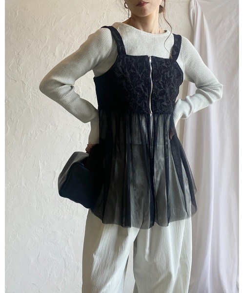She's Closet(シーズクローゼット)の「ダブルジップアップチュールドッキングふくれジャガードペプラムビスチェキャミソール(ベスト・レディース・アイボリー/グレー/ブラック・FREE)」の8枚目の写真
