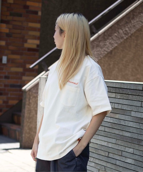 UNIVERSAL OVERALL(ユニバーサルオーバーオール)の「刺しゅうTシャツ / UNIV EMBROIDERY PK T(Tシャツ/カットソー・メンズ・クリーム/ブラック/ホワイト・M/XL/L)」の3枚目の写真