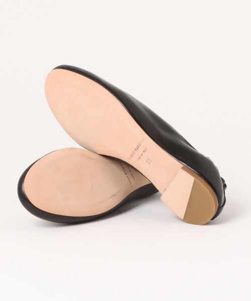 FABIO RUSCONI（ファビオルスコーニ）の「FABIO RUSCONI ファビオ ルスコーニ プルストラップデザインフラットパンプス（スリッポン・レディース・ブラック・35/39）」の3枚目の写真