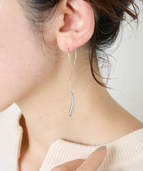 PAPILLONNER（パピヨネ）の「ドロップロングピアス（ピアス（両耳用）・レディース・ゴールド/シルバー・FREE）」の17枚目の写真