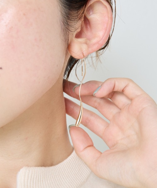 PAPILLONNER（パピヨネ）の「ドロップロングピアス（ピアス（両耳用）・レディース・ゴールド/シルバー・FREE）」の7枚目の写真