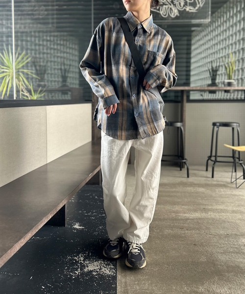 Kotoe（コトエ）の「オンブレチェックシャツ ビッグシルエット（シャツ/ブラウス・レディース・ネイビー・M/L）」の21枚目の写真