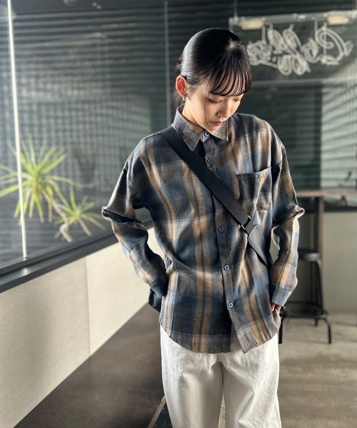 Kotoe（コトエ）の「オンブレチェックシャツ ビッグシルエット（シャツ/ブラウス・レディース・ネイビー・M/L）」の20枚目の写真