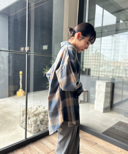 Kotoe（コトエ）の「オンブレチェックシャツ ビッグシルエット（シャツ/ブラウス・レディース・ネイビー・M/L）」の18枚目の写真