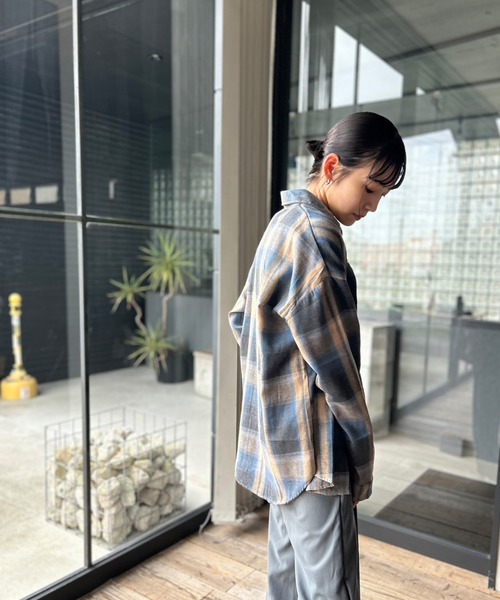 Kotoe（コトエ）の「オンブレチェックシャツ ビッグシルエット（シャツ/ブラウス・レディース・ネイビー・M/L）」の19枚目の写真