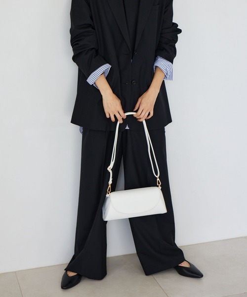 VELETTO(ベレット)の「BARNYARDSTORM / VELETTO(ヴェレット) / フラップショルダー(ショルダーバッグ・レディース・オフホワイト/ブラック・FREE)」の3枚目の写真