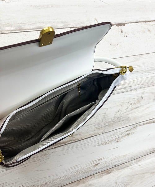 Jewelobe(ジュエローブ)の「横長フラップショルダーバッグ(ショルダーバッグ・レディース・ブラック/ホワイト/レッド・FREE)」の10枚目の写真