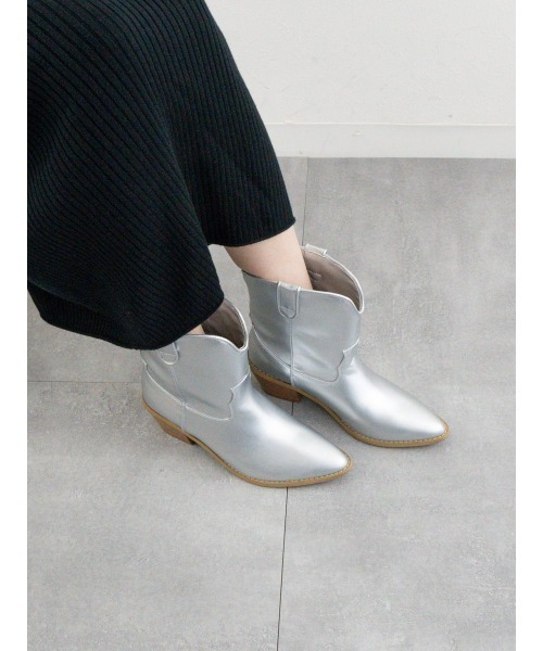 Fabby fabby(ファビィーファビィー)の「ポインテッドウエスタンショートブーツ(スニーカー・レディース・ブラウン/シルバー/ブラック・LARGE/MEDIUM/SMALL)」の5枚目の写真