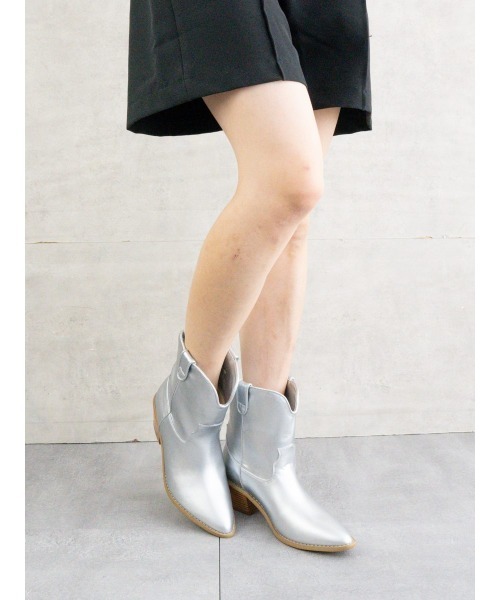 Fabby fabby(ファビィーファビィー)の「ポインテッドウエスタンショートブーツ(スニーカー・レディース・ブラウン/シルバー/ブラック・LARGE/MEDIUM/SMALL)」の9枚目の写真