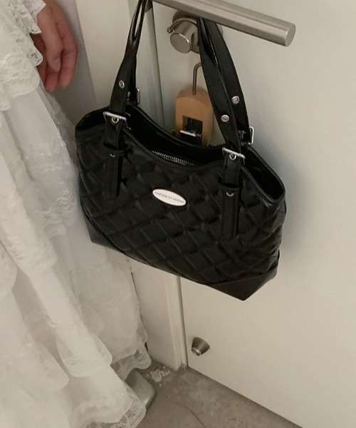 mebole(メボレ)の「キルティングハンドバッグ(ショルダーバッグ・レディース・ブラック/レッド/シルバー/ピンク/ホワイト・FREE)」の19枚目の写真