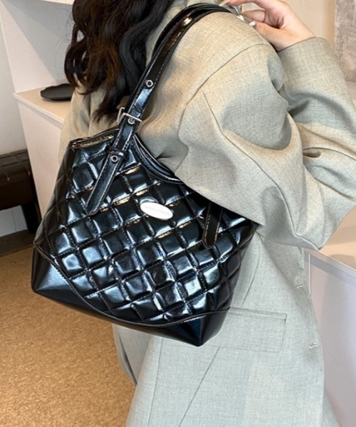 mebole(メボレ)の「キルティングハンドバッグ(ショルダーバッグ・レディース・ブラック/レッド/シルバー/ピンク/ホワイト・FREE)」の22枚目の写真