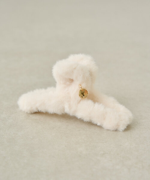 Chico（チコ）の「【新色追加】ファーヘアクリップ（イヤリング・レディース・ブラウン/ブラック/アイボリー/グレイッシュベージュ・FREE）」の10枚目の写真