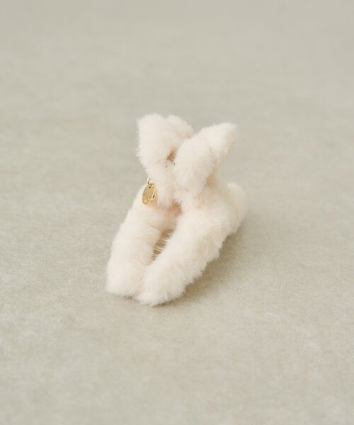 Chico（チコ）の「【新色追加】ファーヘアクリップ（イヤリング・レディース・ブラウン/ブラック/アイボリー/グレイッシュベージュ・FREE）」の14枚目の写真